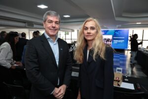 5bb190e5 057d 444f 9c65 7836c5200997